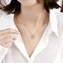 Collar con colgante de trébol de cuatro corazones magnético